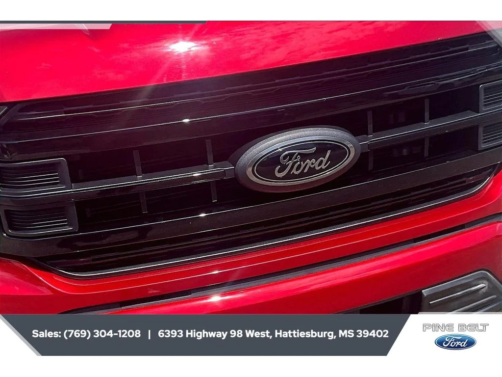 Used 2022 Rapid Red Metallic Tinted Clearcoat Ford XLT image 25