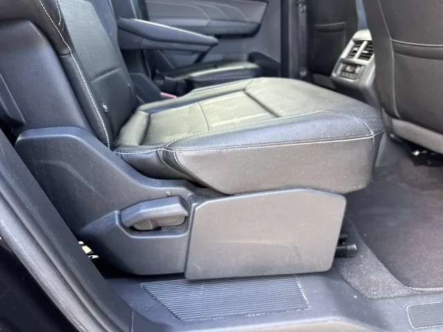 Used 2023 Black Volkswagen 2.0T SE w/Technology image 18