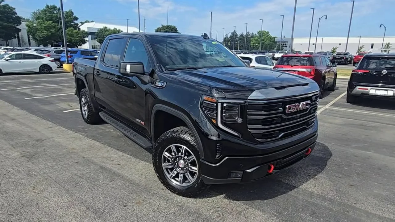 Used 2024 Onyx Black GMC AT4 image 2