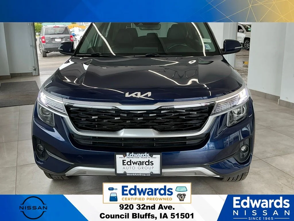 Used 2022 Blue Kia EX image 3