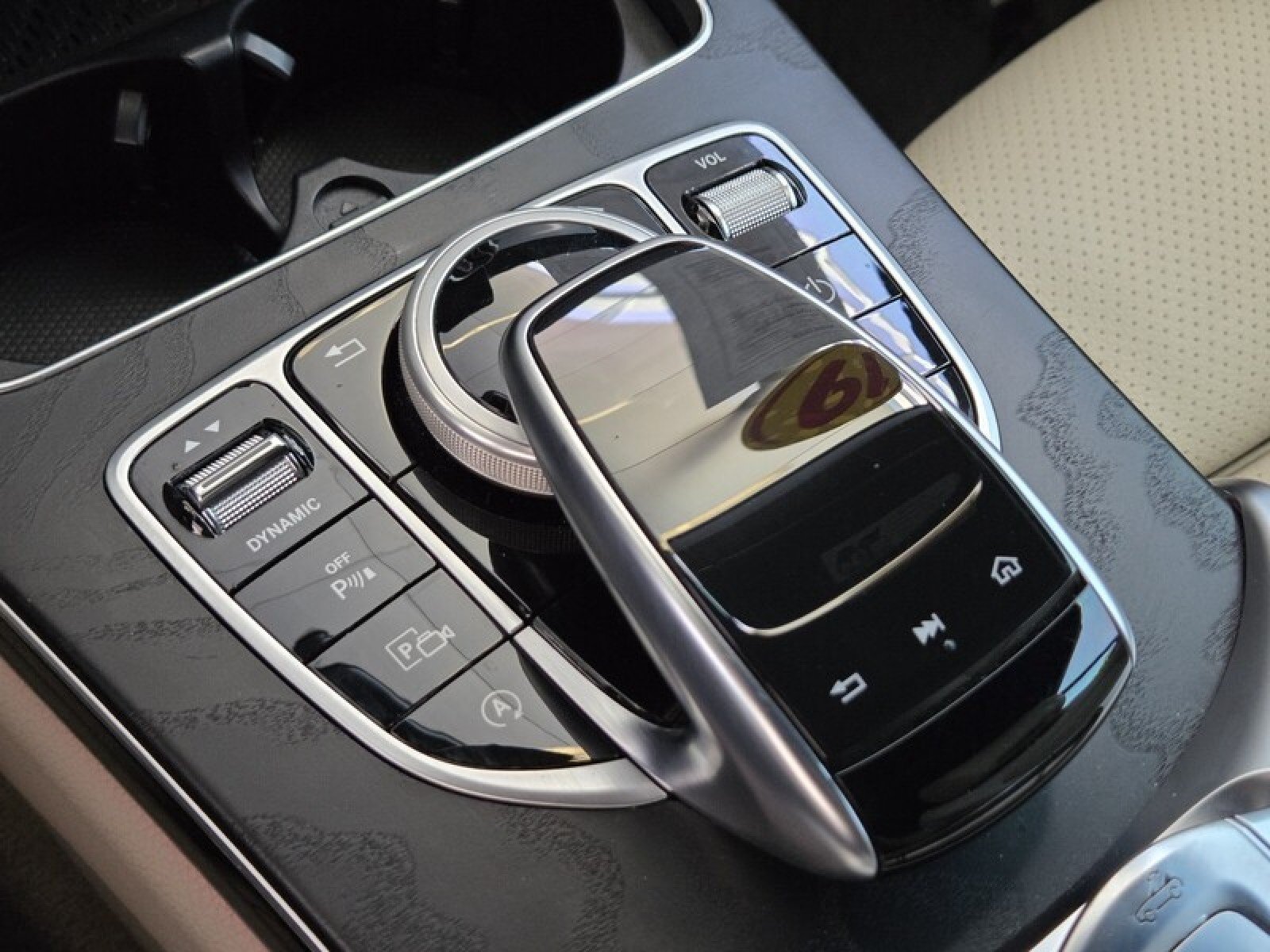 Used 2019 Polar White Mercedes-Benz C 300 image 33