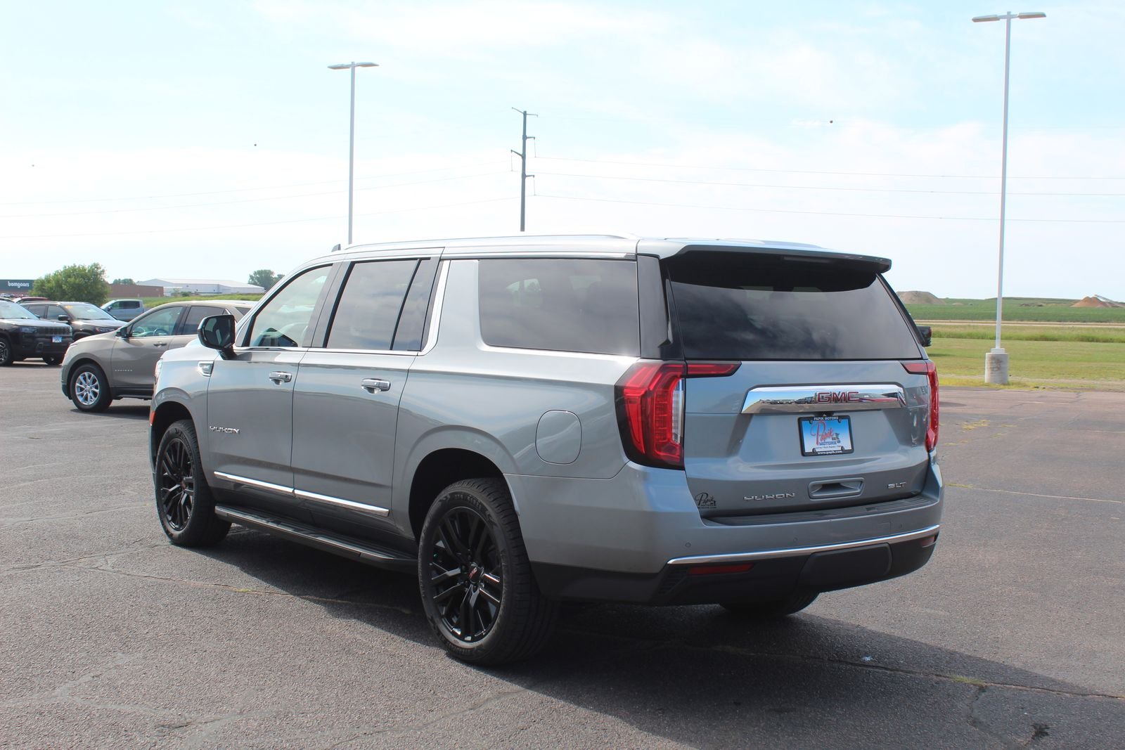 Used 2023 Sterling Metallic GMC SLT image 6