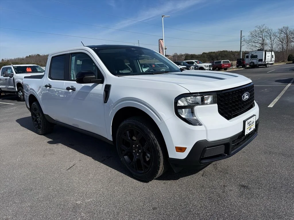 New 2026 Oxford White Ford XLT image 2