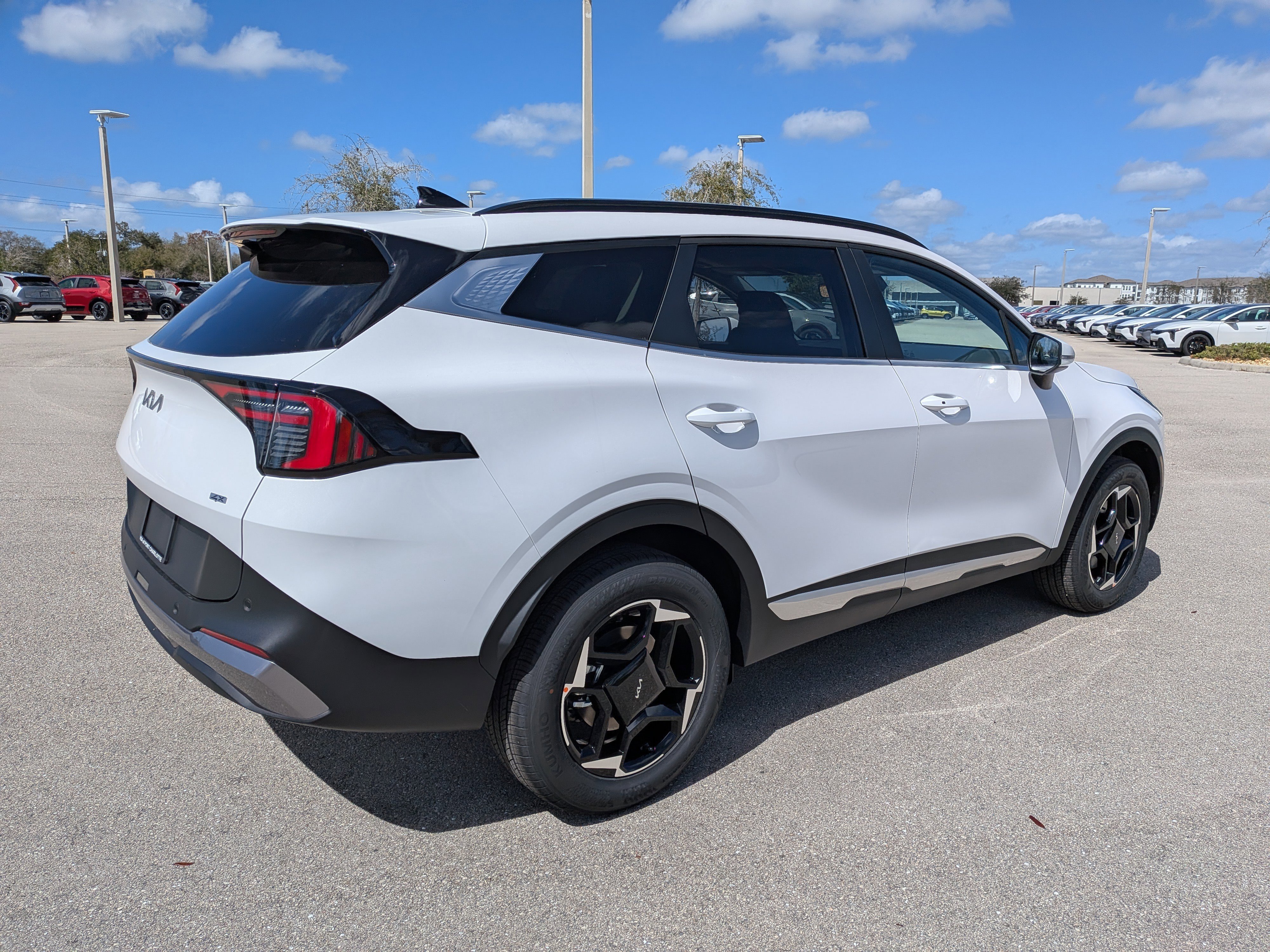 New 2026 Glacial White Pearl Kia EX image 4