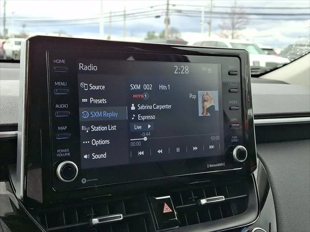 2022 Toyota Corolla Cross XLE - Photo 18