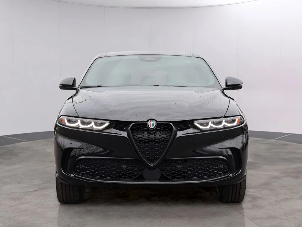 New 2025 Alfa Black Alfa Romeo Base image 2