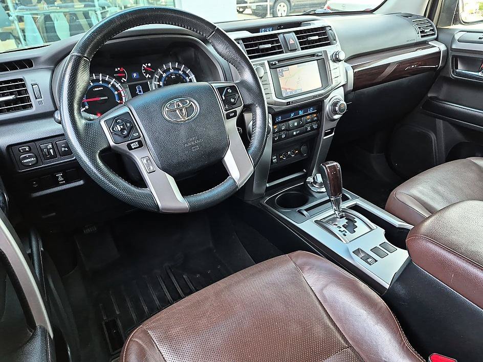 Used 2018  Toyota SR5 image 31