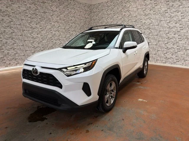 Used 2023 White Toyota XLE image 3