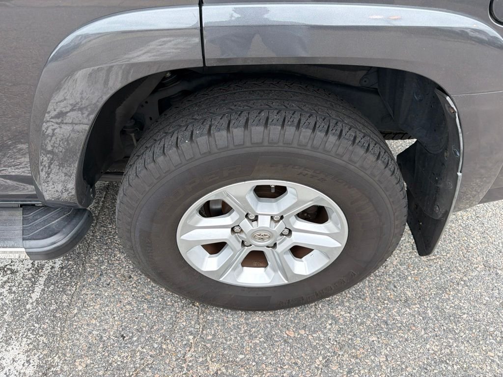 Used 2019 Gray Toyota SR5 image 9