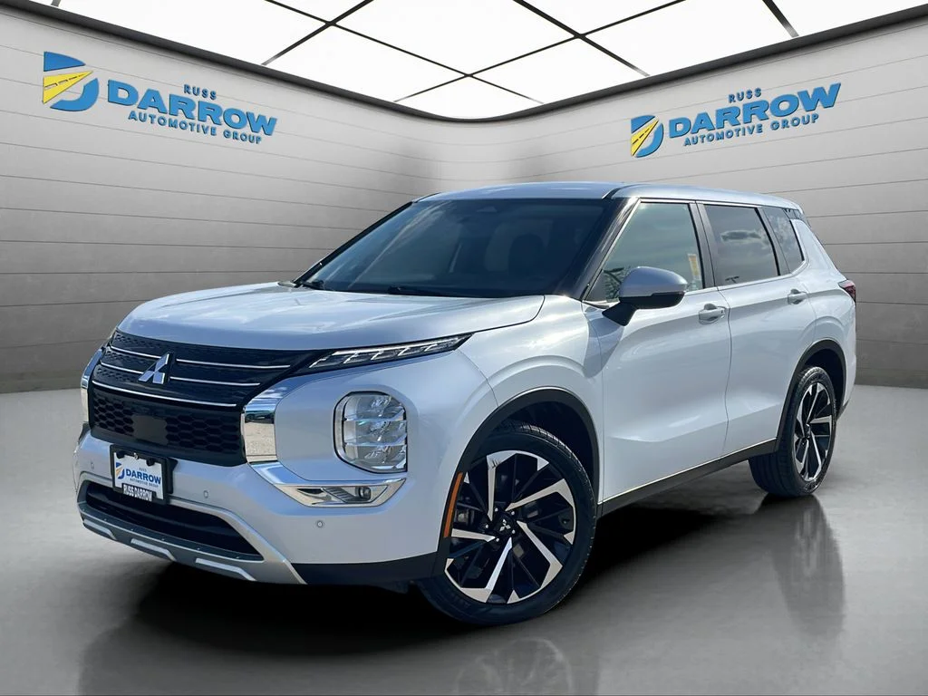 2024 Mitsubishi Outlander SE 2WD's photo