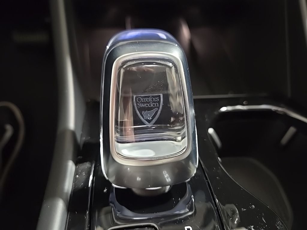 2026 Volvo XC40 Ultra - Photo 16