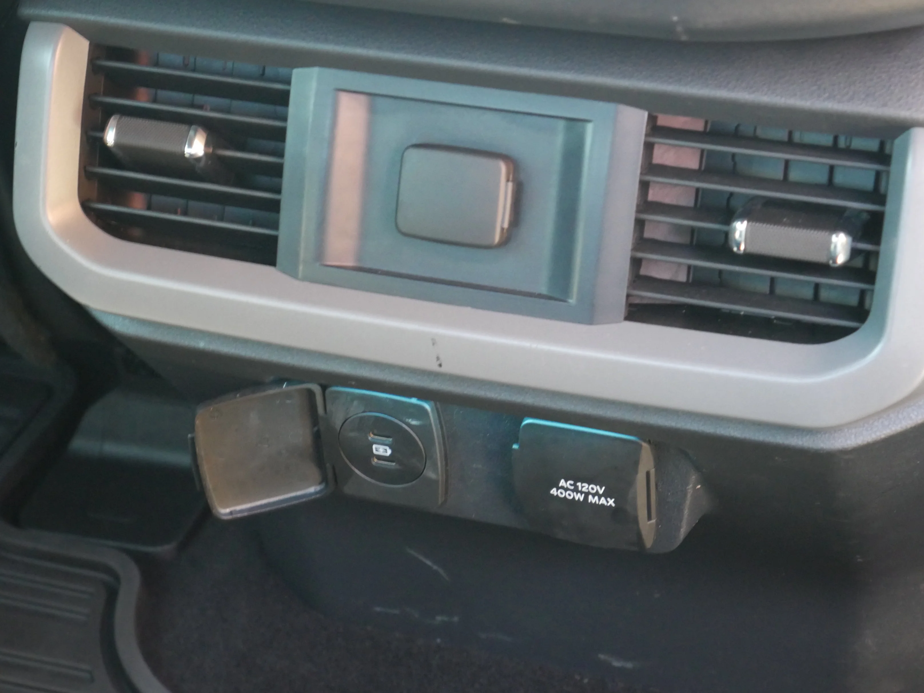 Certified Used 2024 Blue Metallic Ford LARIAT image 35