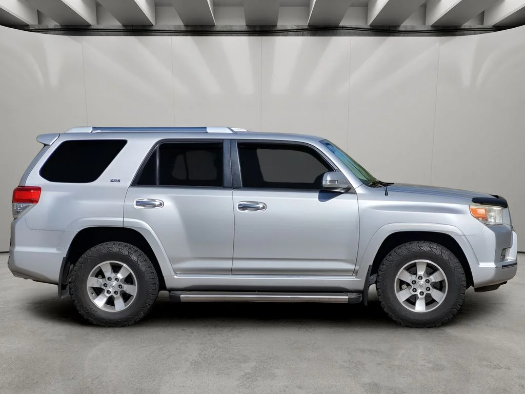 Used 2013 Classic Silver Metallic Toyota SR5 image 4