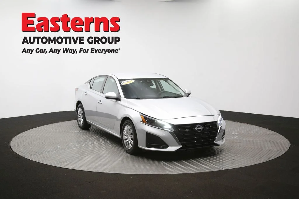 Used 2023 Silver Nissan 2.5 S image 48