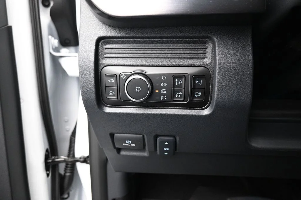 New 2026 Oxford White Ford Lariat image 12