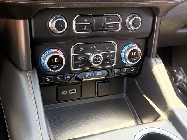 Used 2024 White GMC AT4 image 23