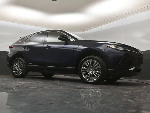 Certified Used 2021  Toyota Limited image 16