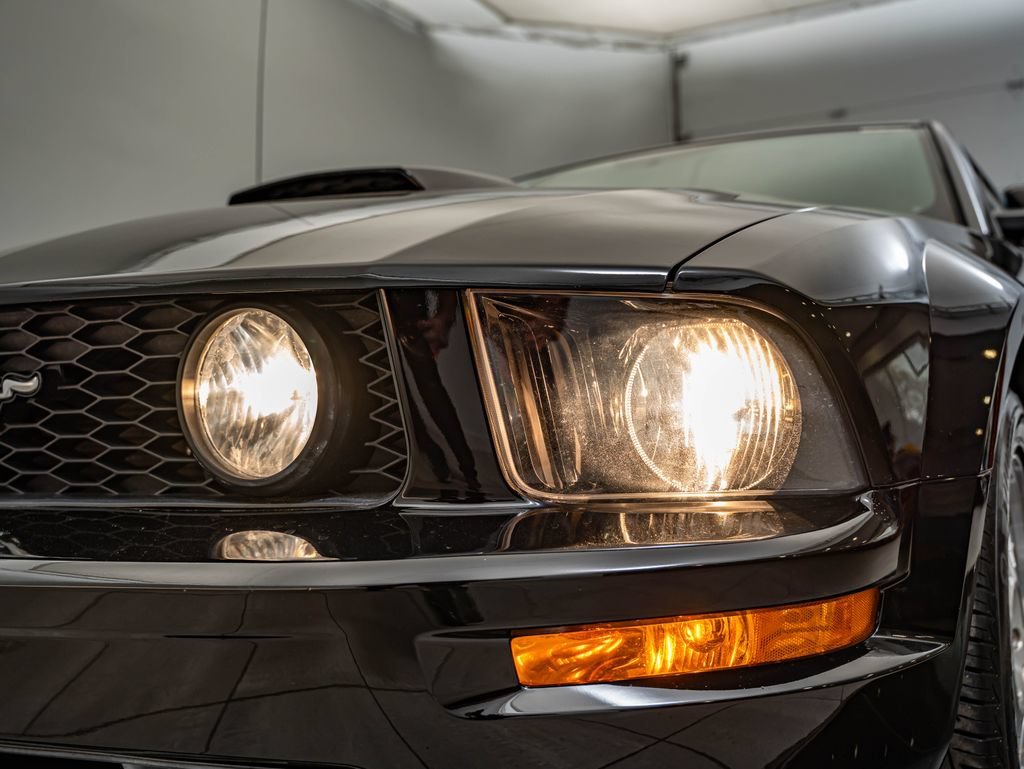 Used 2008 Black Ford GT Deluxe image 13