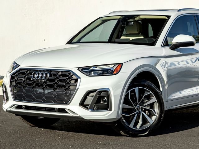 Used 2023 Glacier White Audi 45 S line Premium image 2