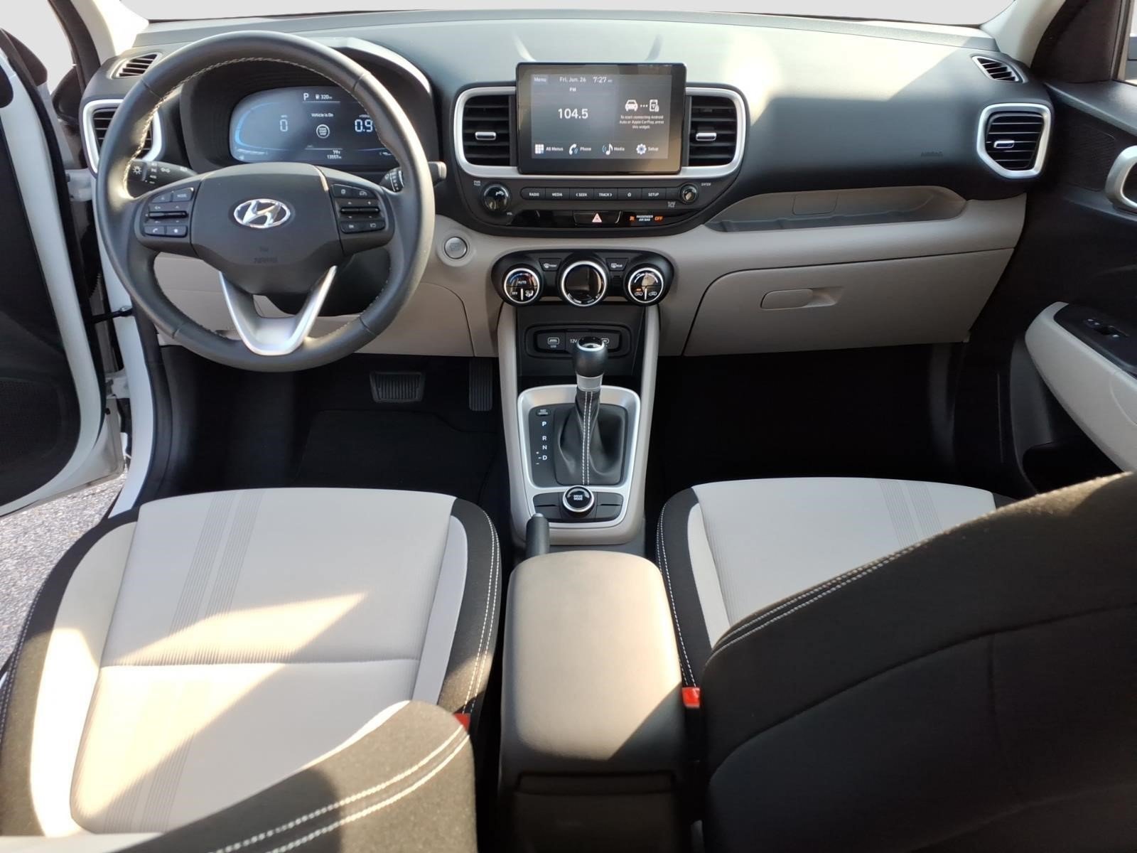 2025 Hyundai Venue SEL - Photo 7