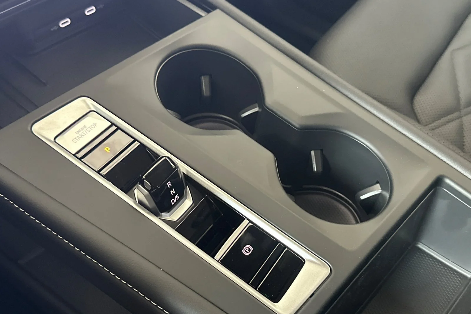 New 2026 Deep Black Pearl Volkswagen 2.0T SE image 22