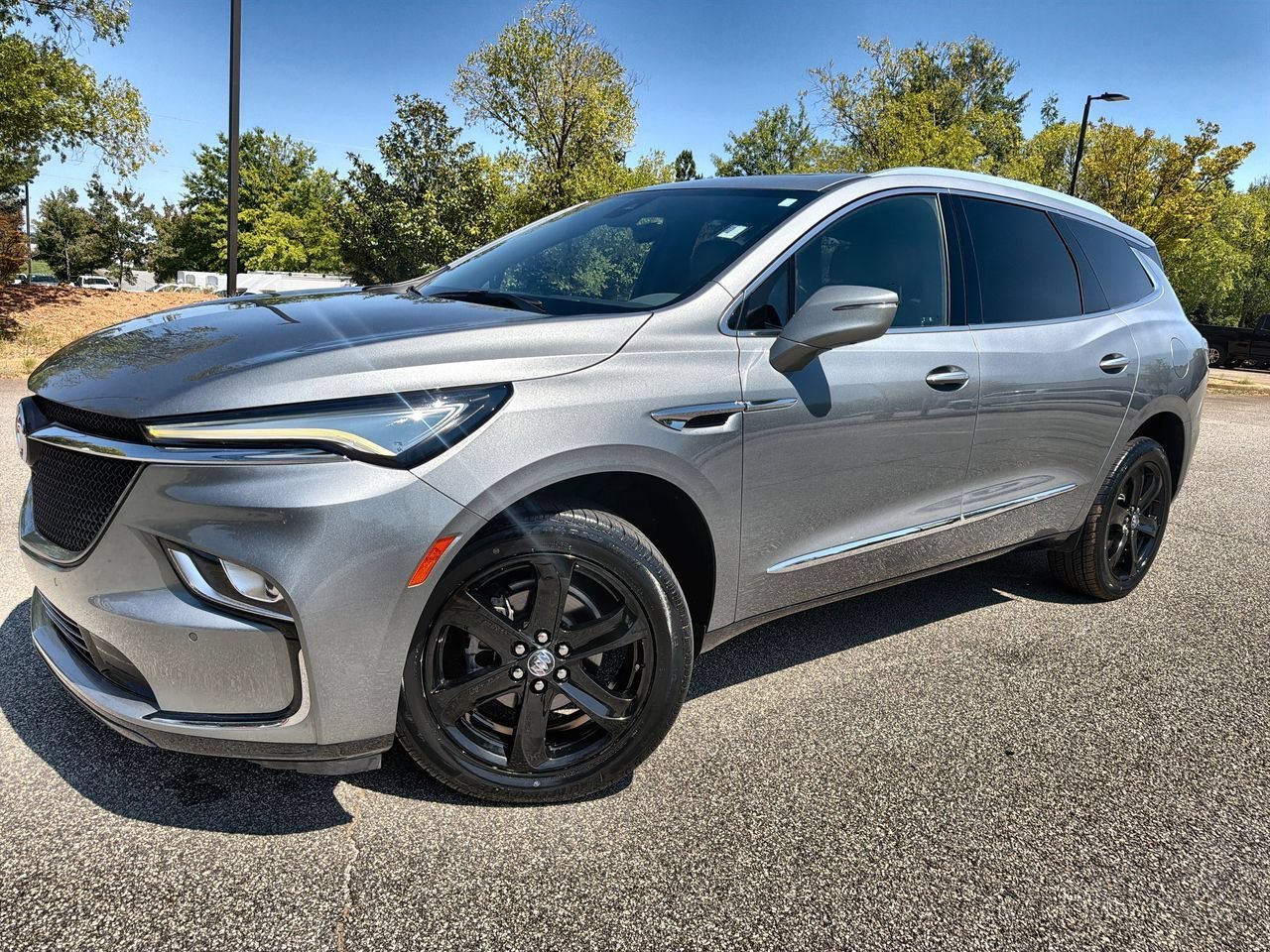 Used 2023 Includes Pitch Dark Night lower exterior accent color.) Buick Essence image 1
