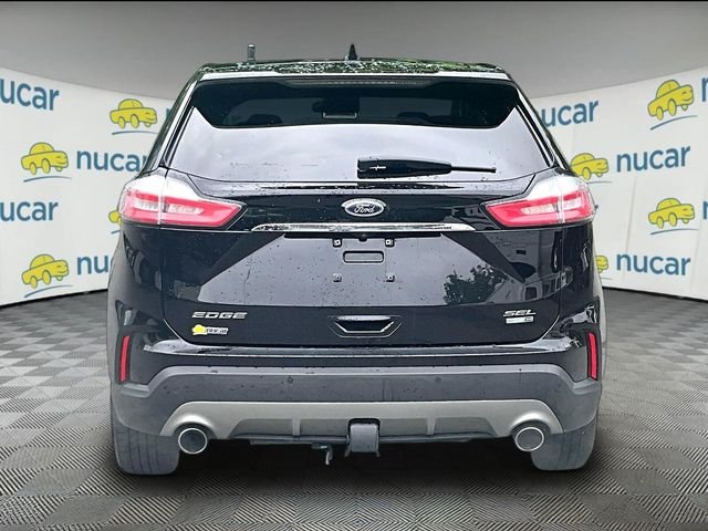 Used 2020 Black Ford SEL image 4
