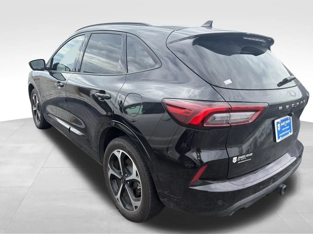 Used 2023 Black Metallic Ford ST-Line Select image 34
