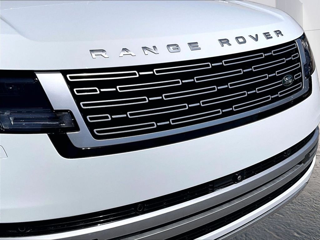 Used 2025 White Land Rover Autobiography image 20