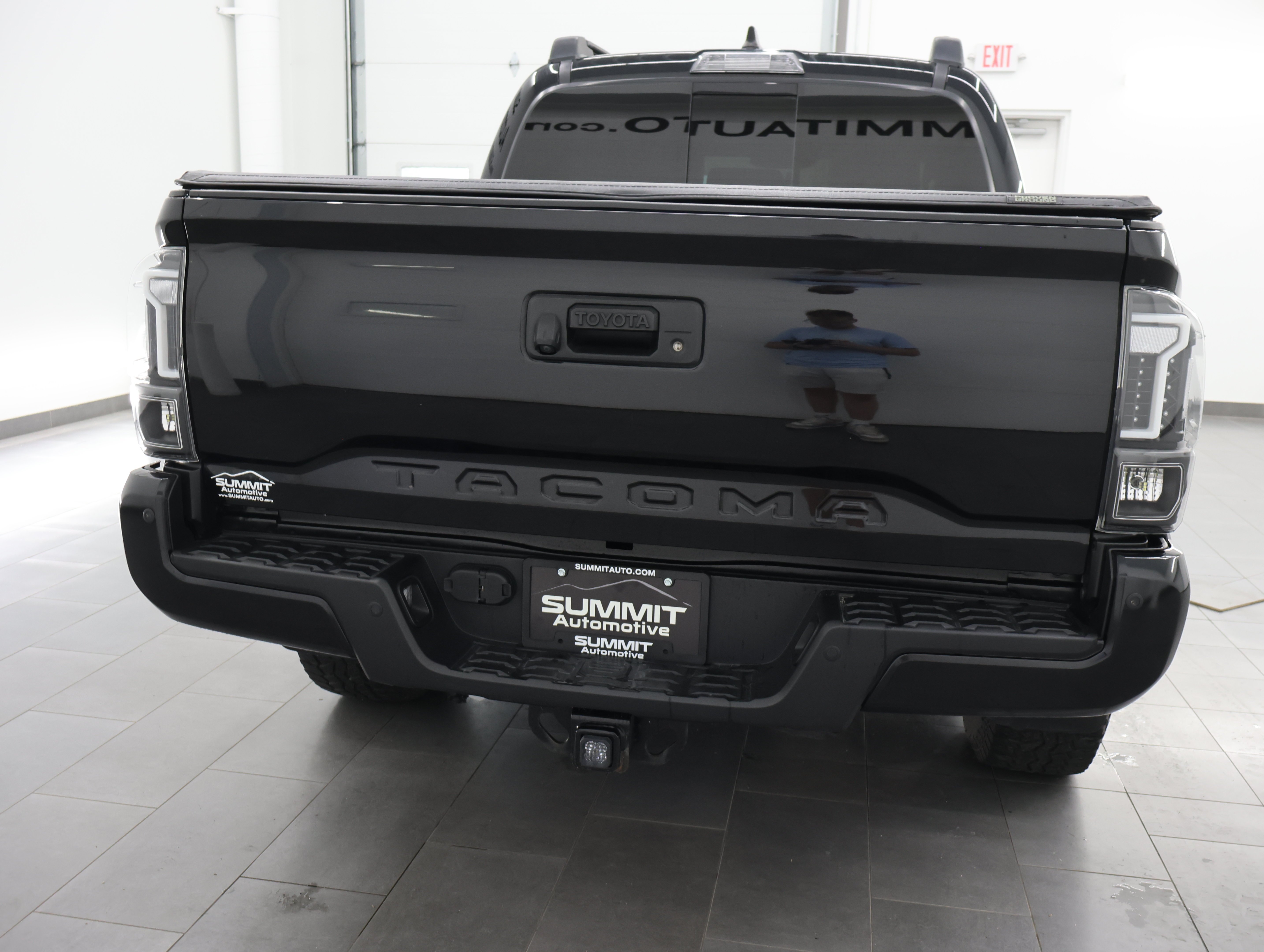 Used 2021  Toyota  image 22