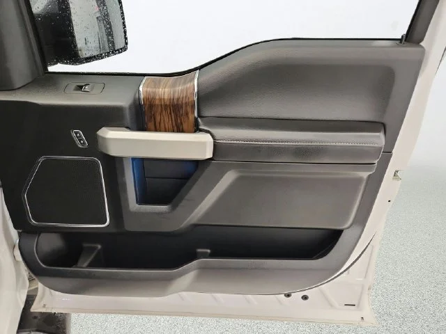 Used 2018 White Platinum Ford Lariat image 31
