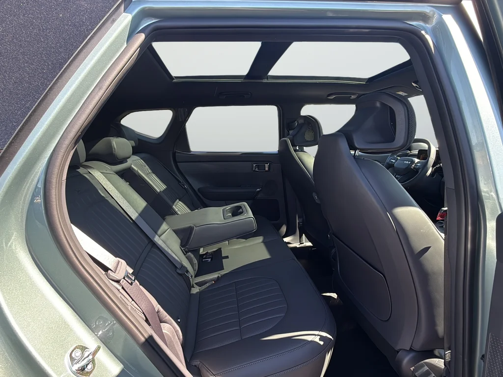 New 2027 Iceberg Green Kia X-Line S image 10