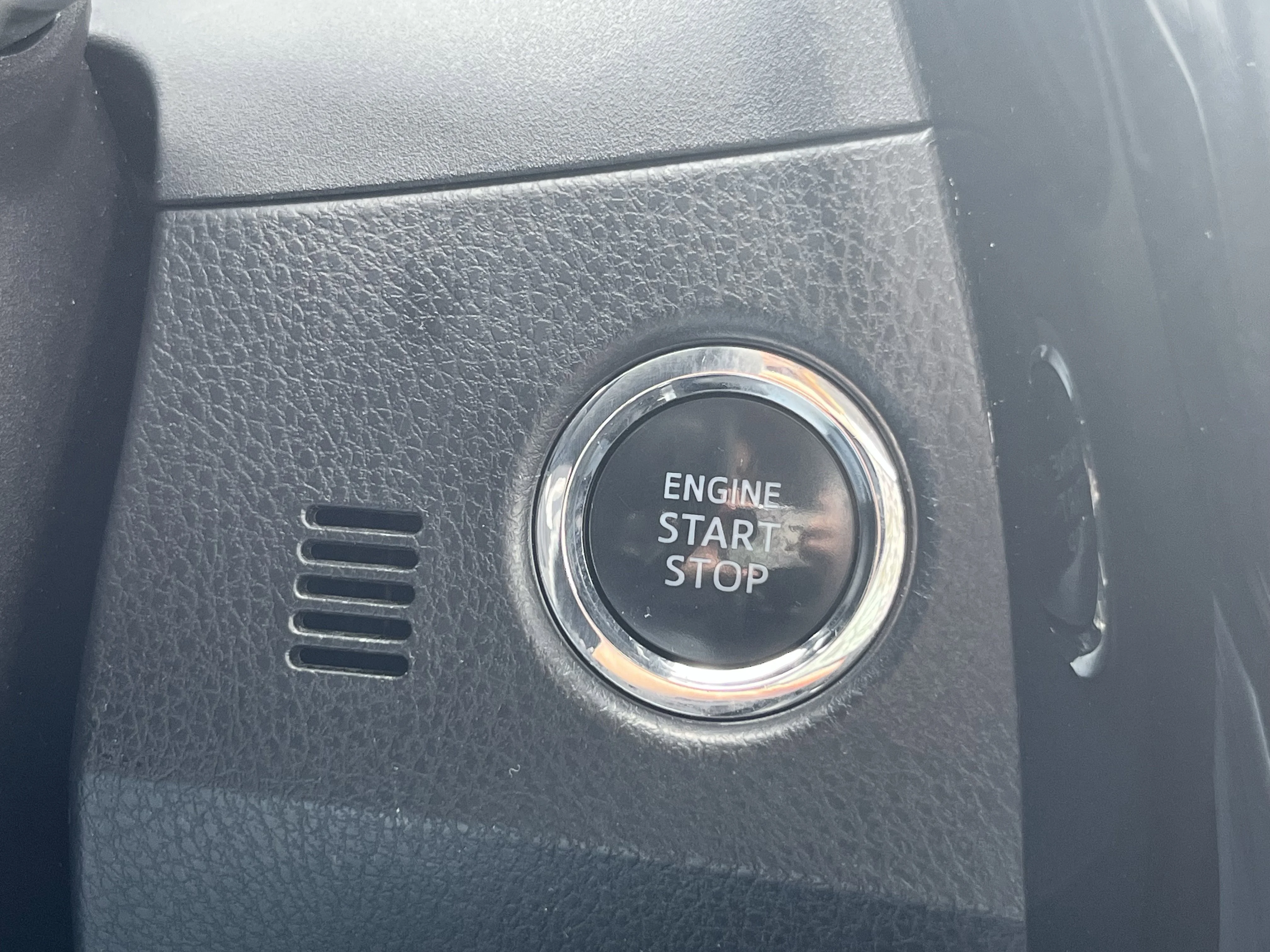Used 2018 Classic Silver Metallic Toyota SE image 33