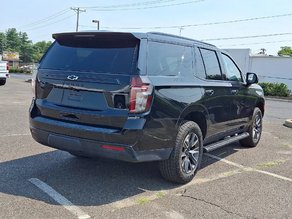 Used 2023 Black Chevrolet Z71 image 11
