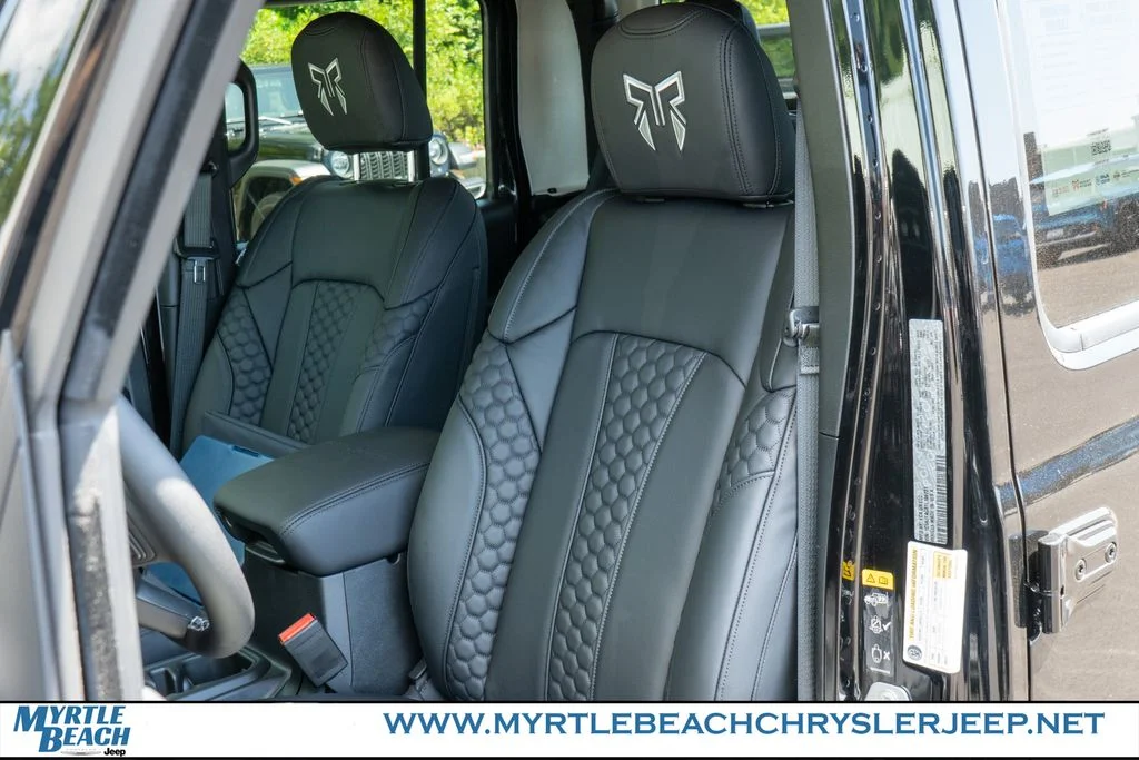 New 2026 Black Clear-Coat Exterior Paint Jeep Sport S image 18