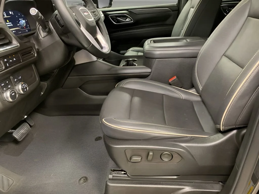 2023 GMC Yukon SLT - Photo 28