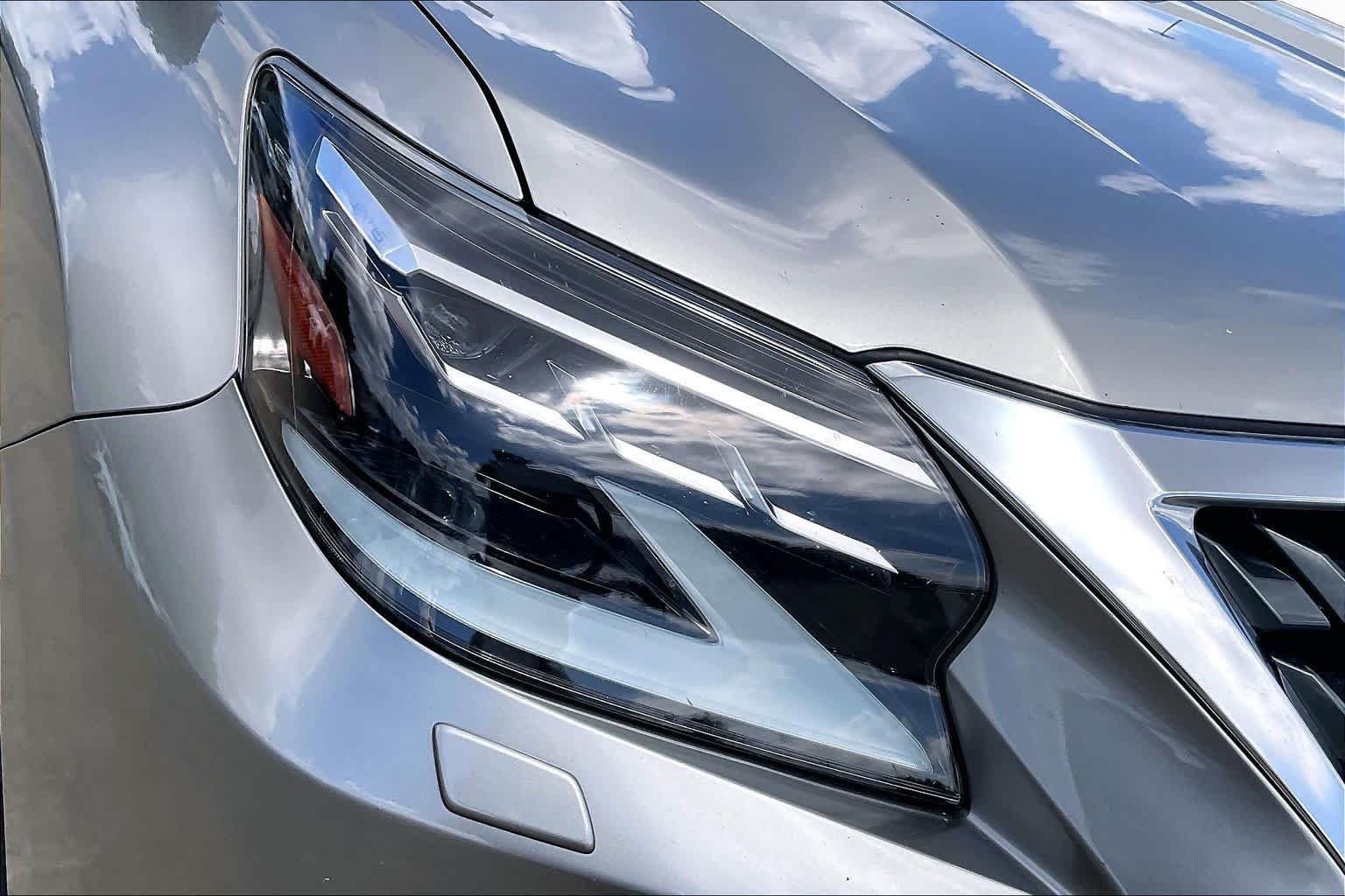 Used 2021 Atomic Silver Lexus Luxury image 25