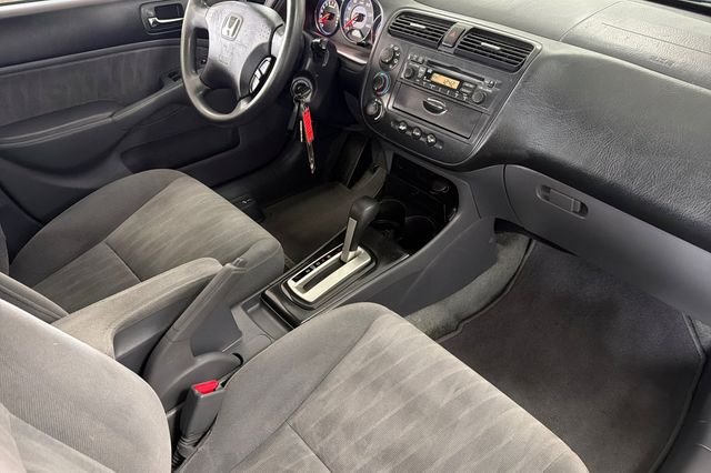 Used 2005 Magnesium Metallic Honda LX image 20