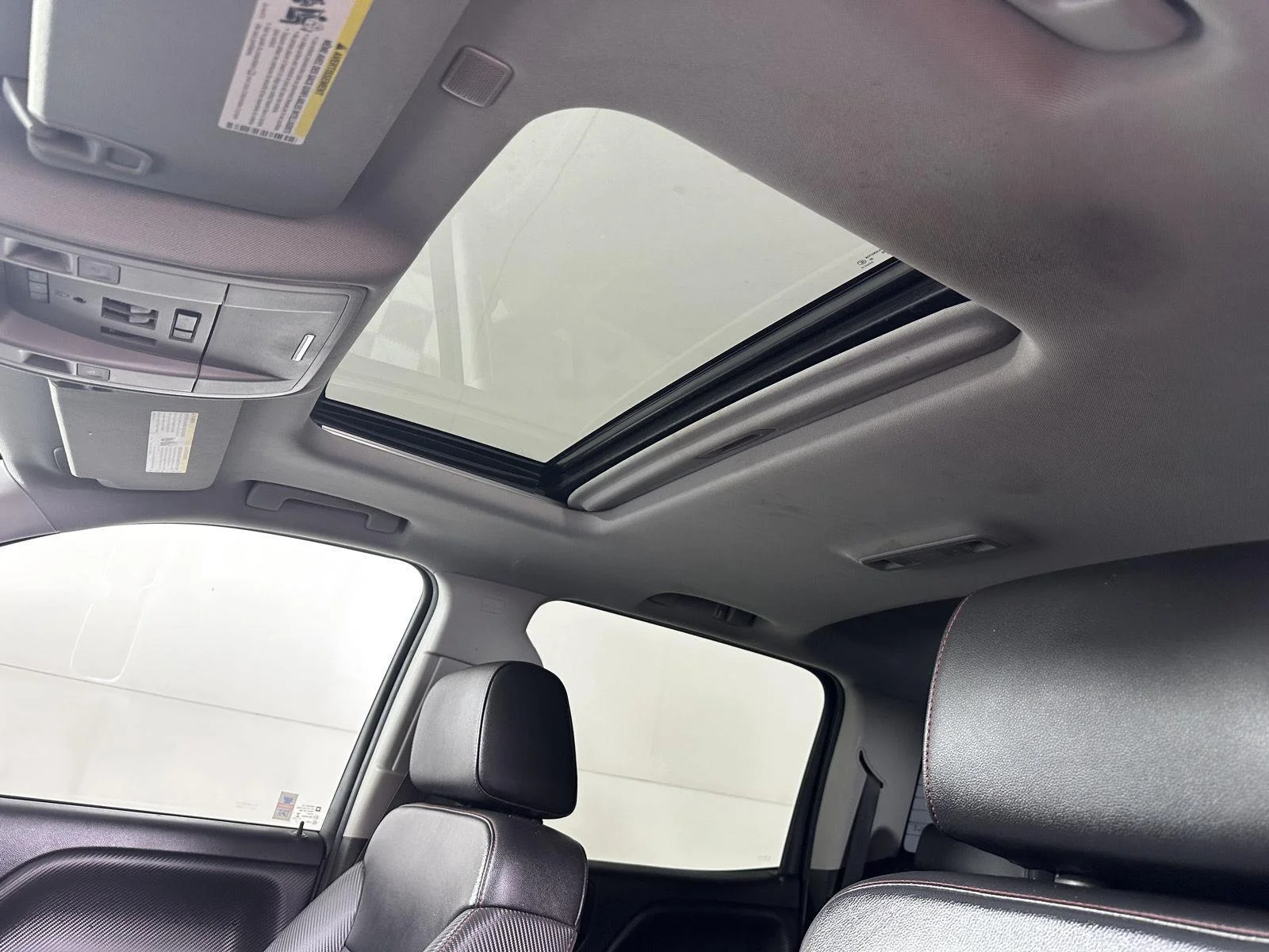 Used 2018 Summit White GMC SLT image 22