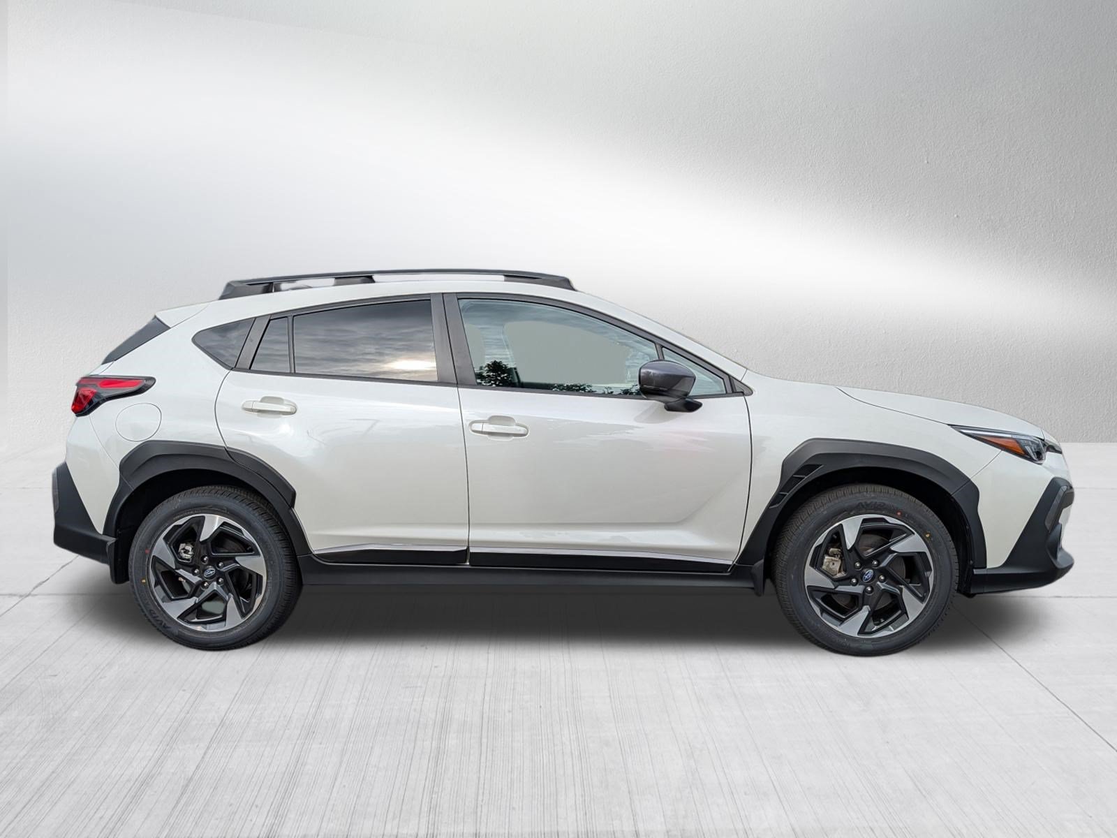 Certified Used 2024 Crystal White Pearl Subaru Limited image 8