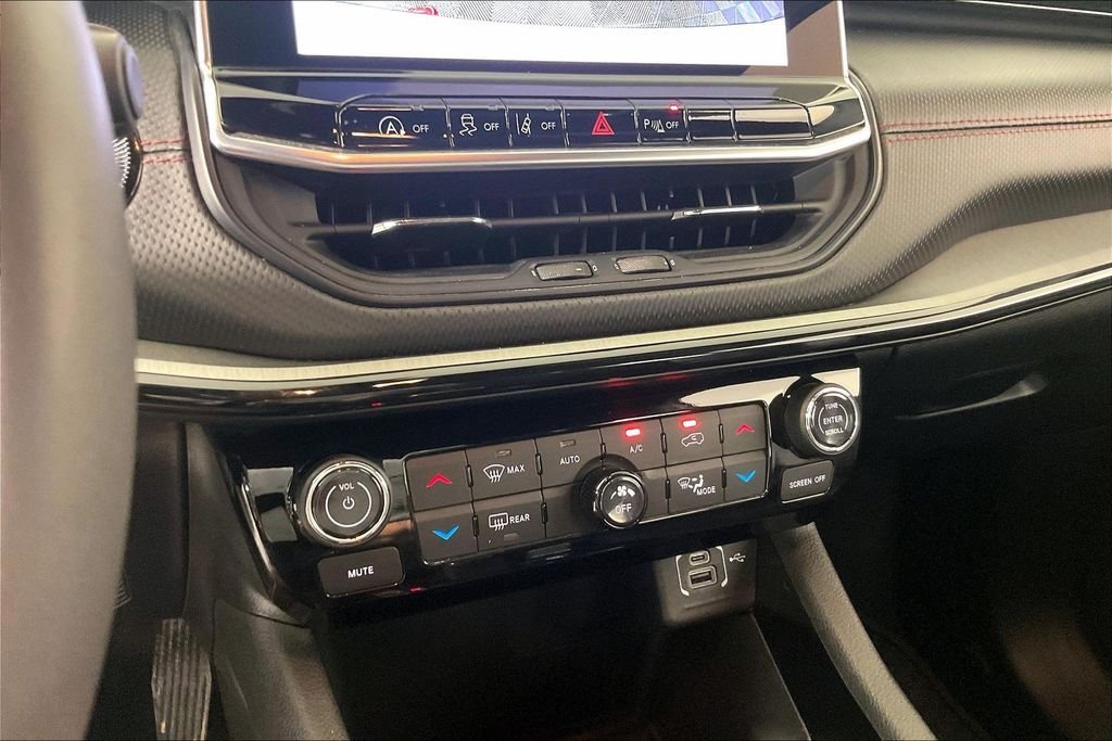 2025 Jeep Compass Trailhawk - Photo 14