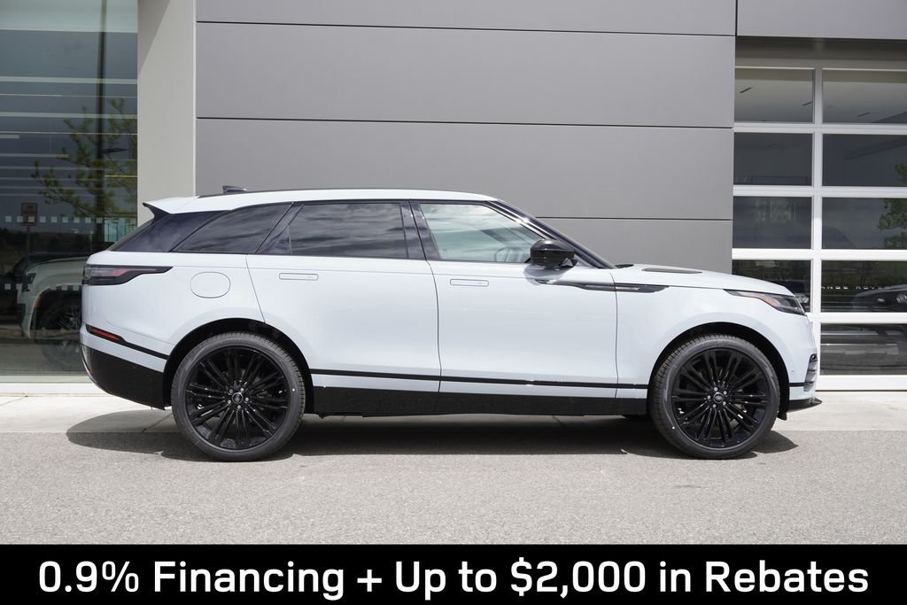 New 2026 Arroios Grey Land Rover Dynamic SE image 7