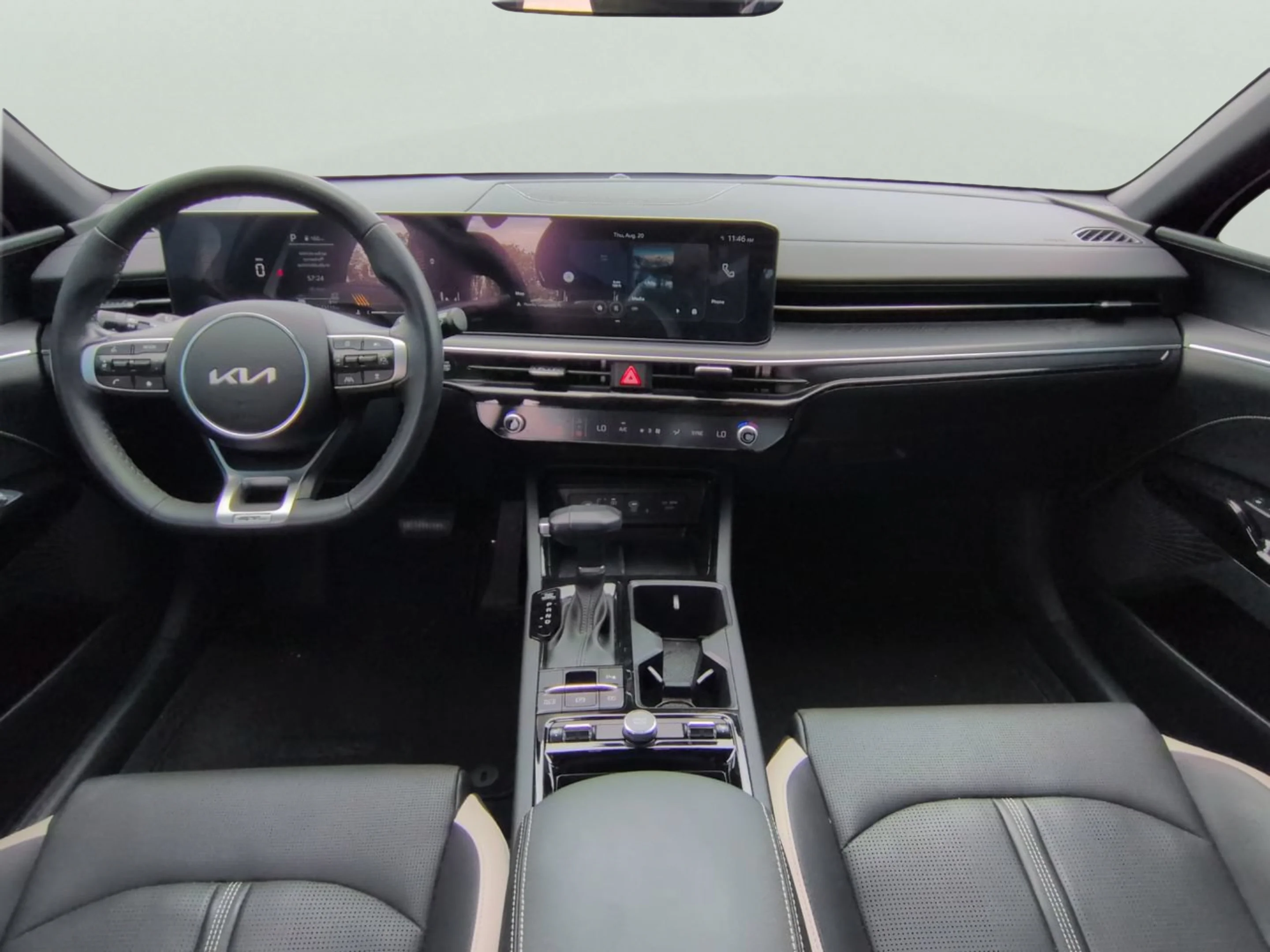 Used 2025 Snow White Pearl Kia GT-Line image 12