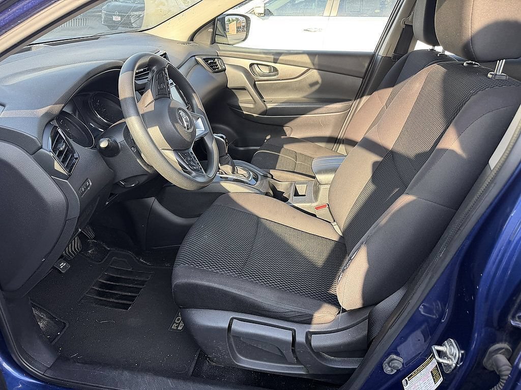 Used 2019 Caspian Blue Metallic Nissan S image 13