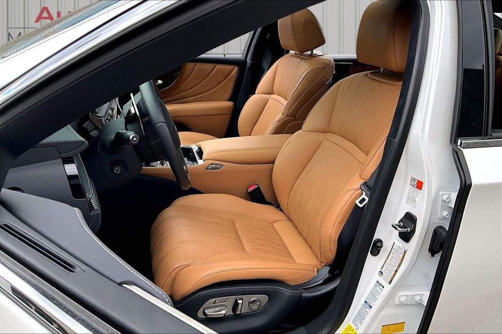Used 2023 White Lexus 500 Base image 21