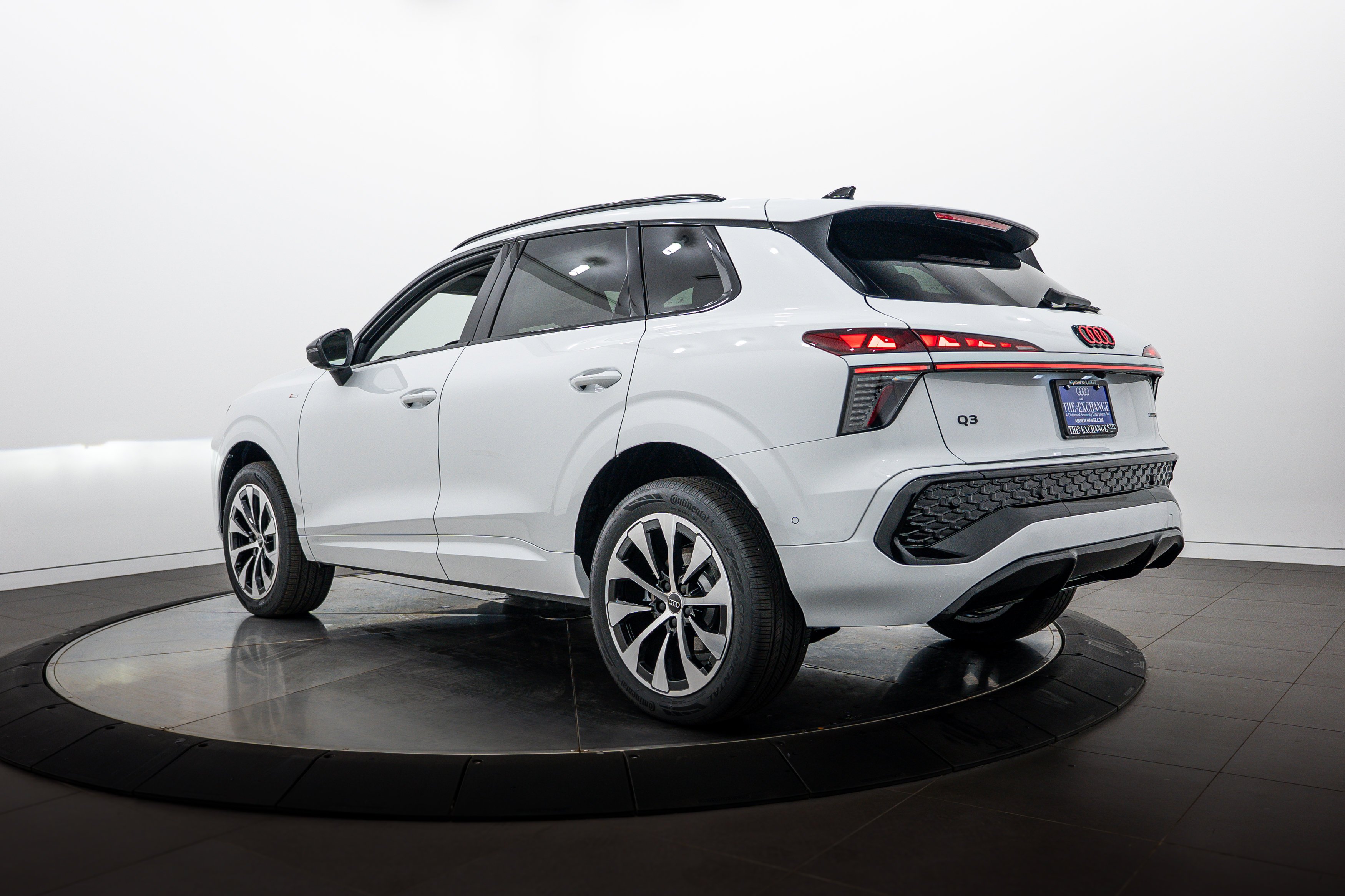 New 2026 Glacier White Audi S line image 4