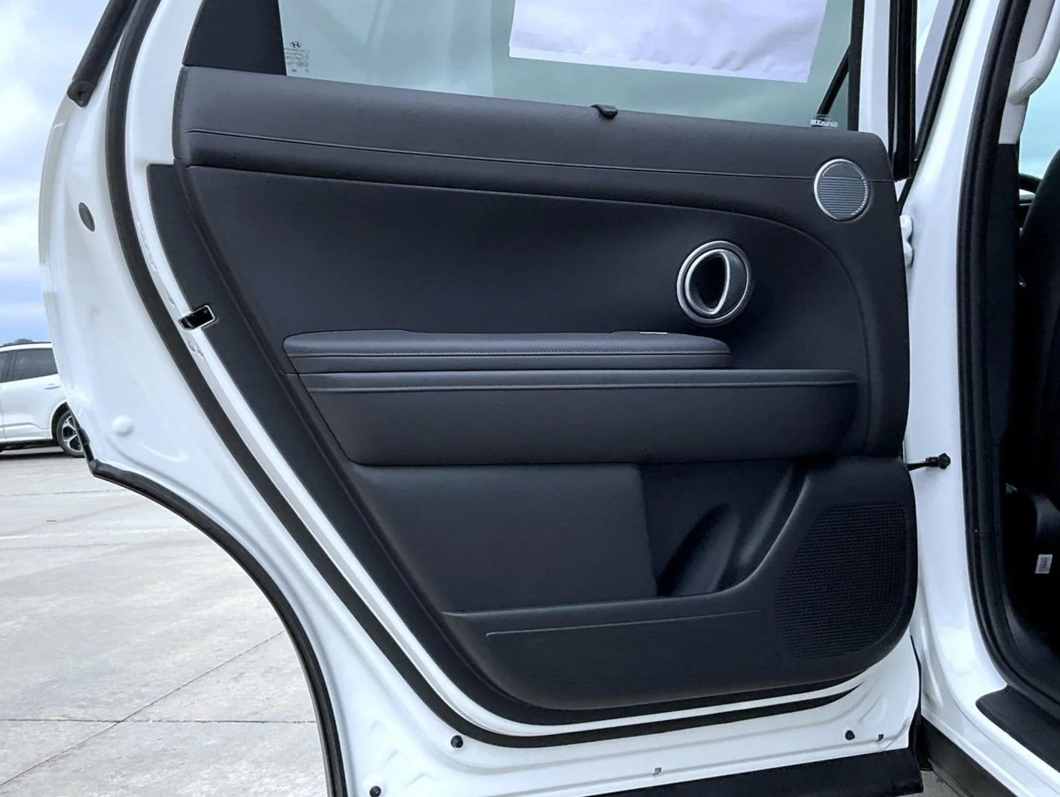 New 2026 White Hyundai SEL Premium image 23