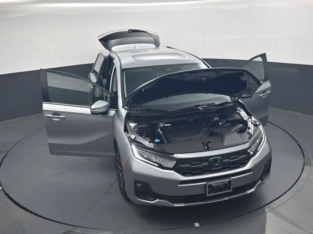 Used 2025 Solar Silver Metallic Honda EX-L image 49