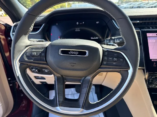 Used 2025 Red Jeep Limited 4x4 image 18