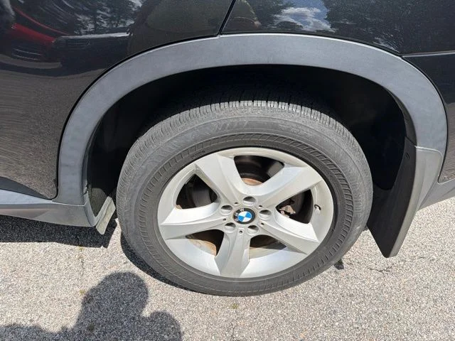 Used 2010 Black BMW xDrive35d image 9
